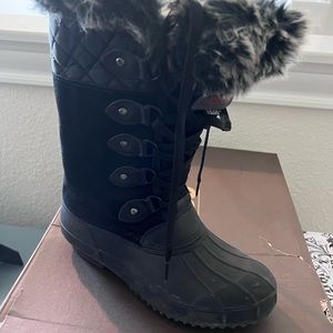 Black Khombu Colby snow boots - below the knee!